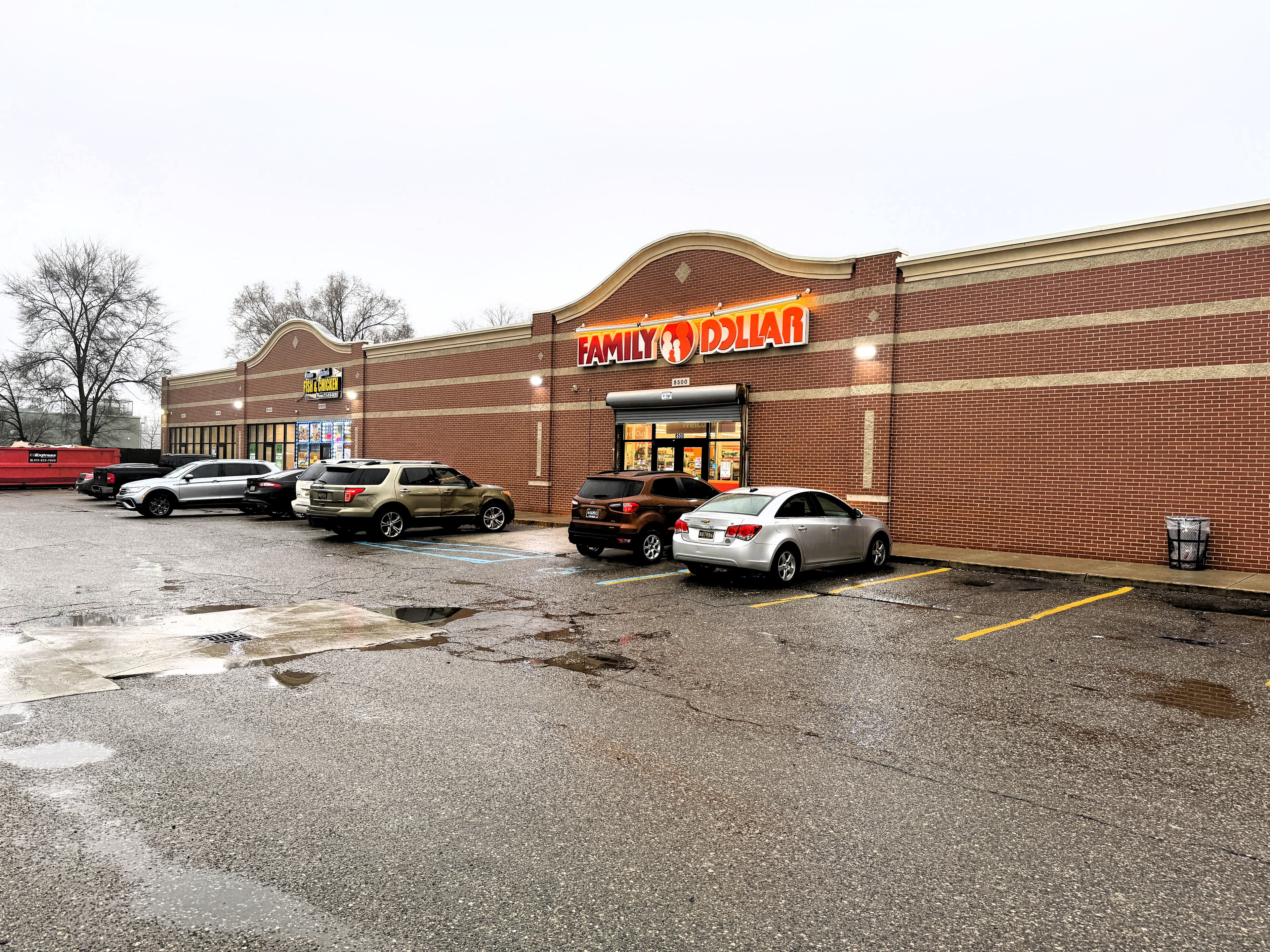 CRICKET WIRELESS LEASES 1,080 SF ON WOODWARD AVENUE