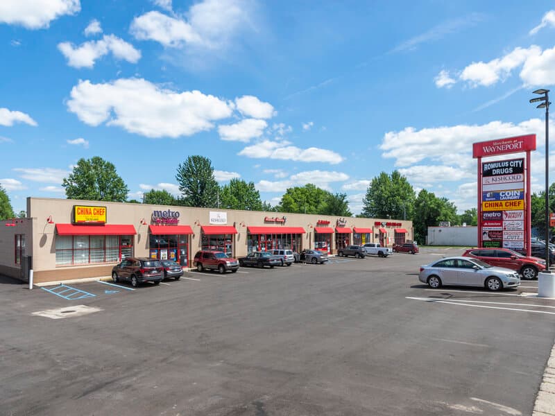 HUMBLE KITCHEN SIGNS LEASE FOR 1,201 SF IN ROMULUS