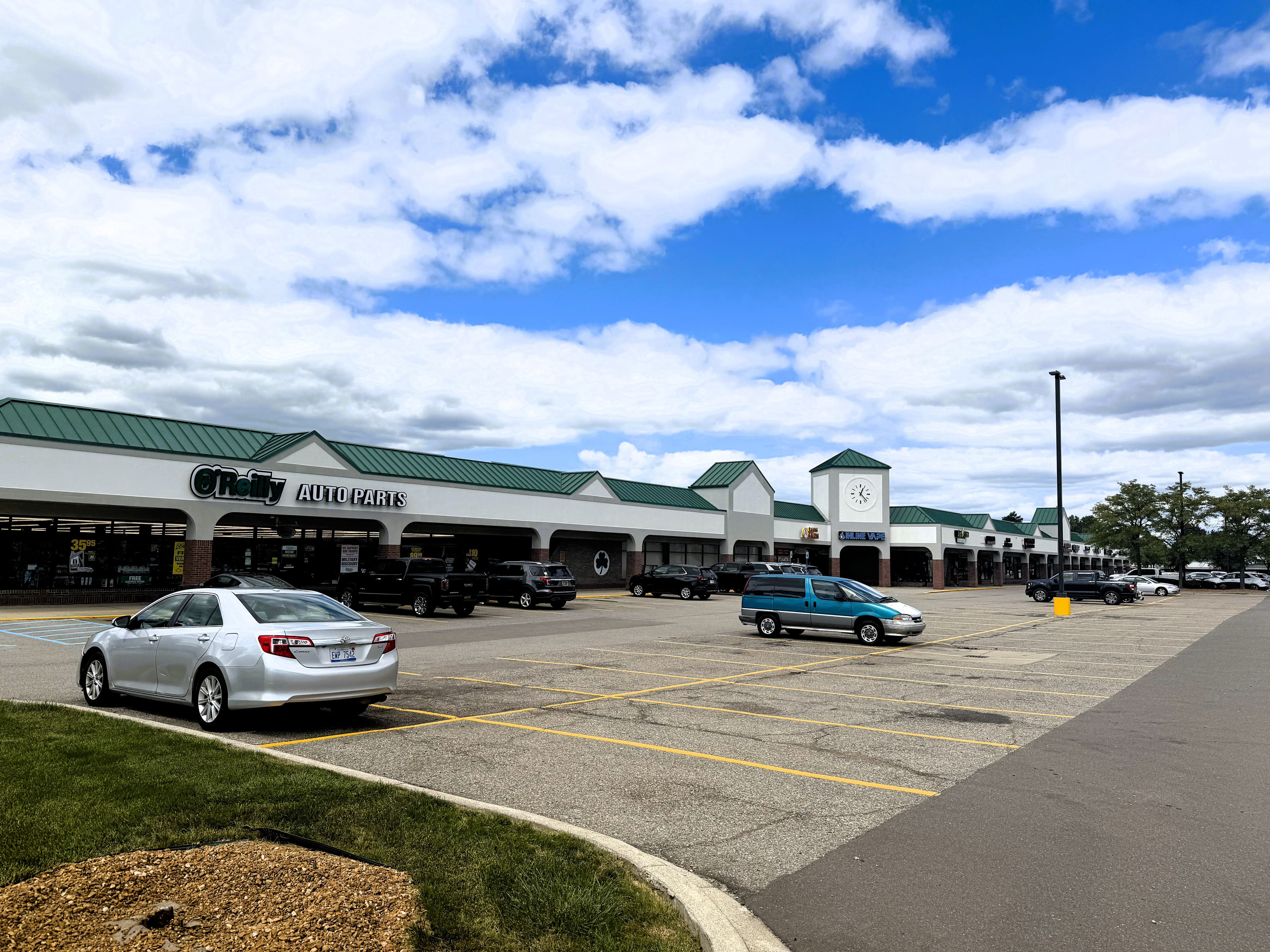THE UPS STORE LEASES 1,304 SF AT CANTON LANDINGS ON FORD ROAD