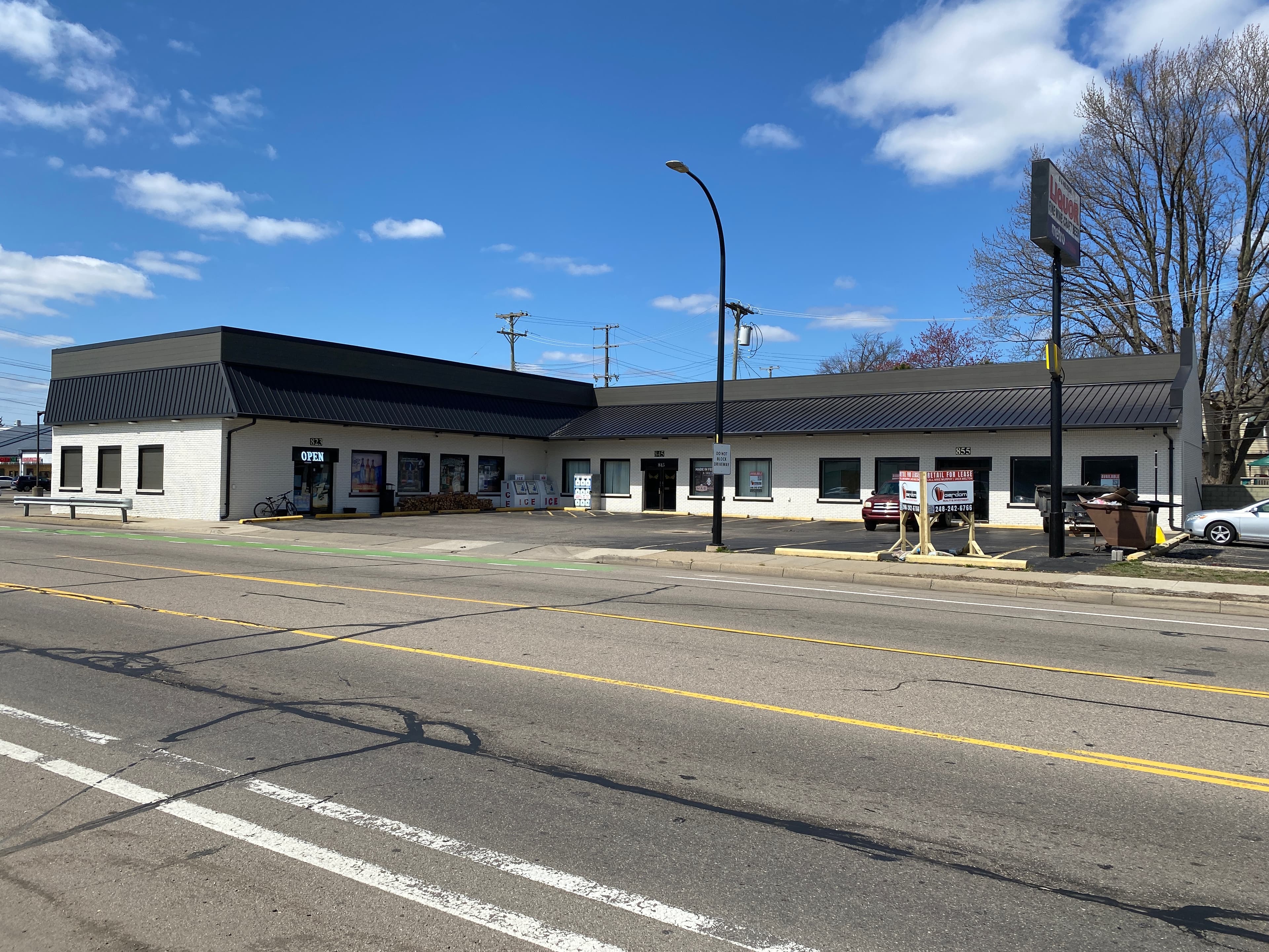MEDICINAL HERB SHOP LEASES SPACE ON 9 MILE ROAD IN FERNDALE